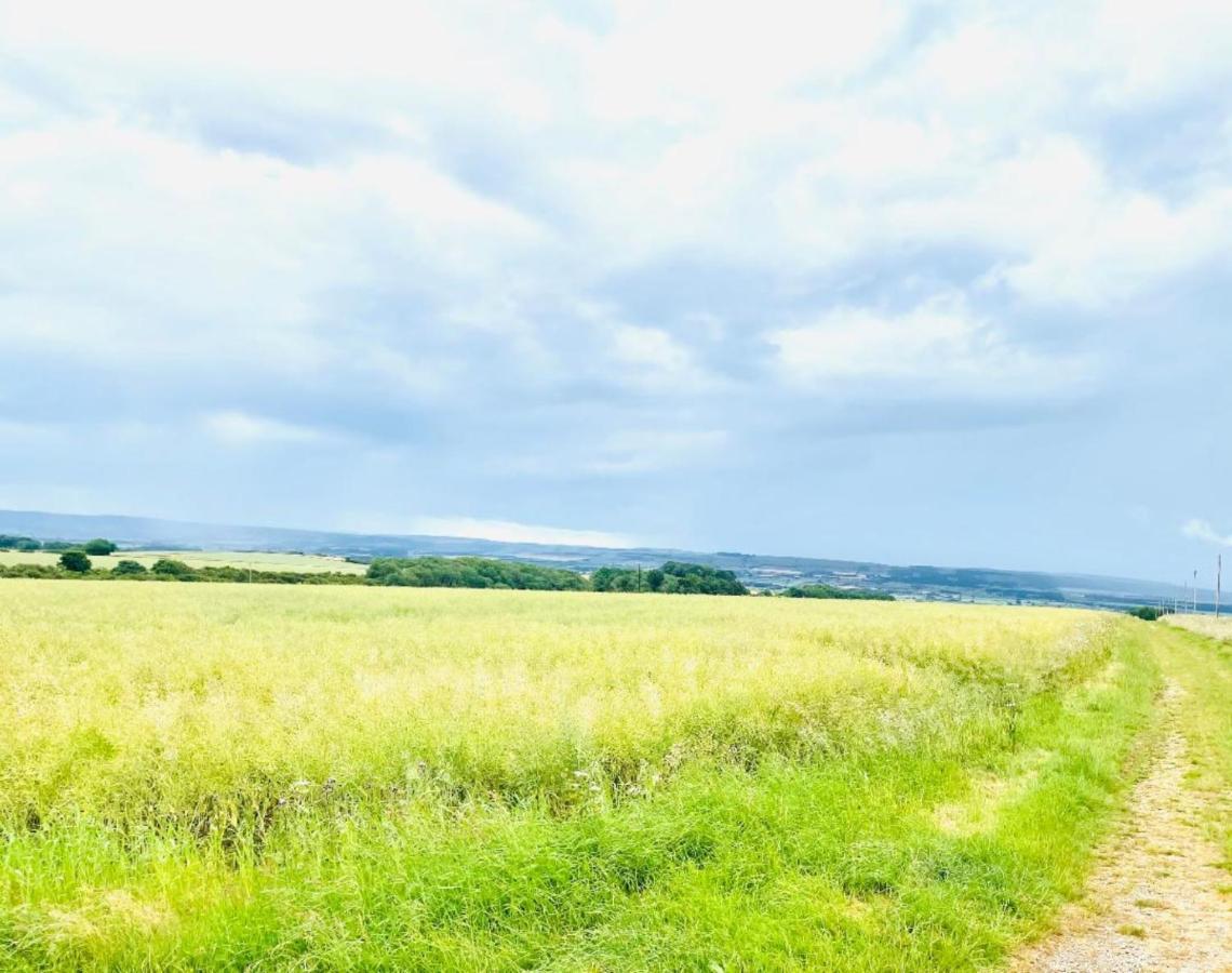 Luxury Farmhouse With Stunning Views And Hot Tub Ebberston Esterno foto