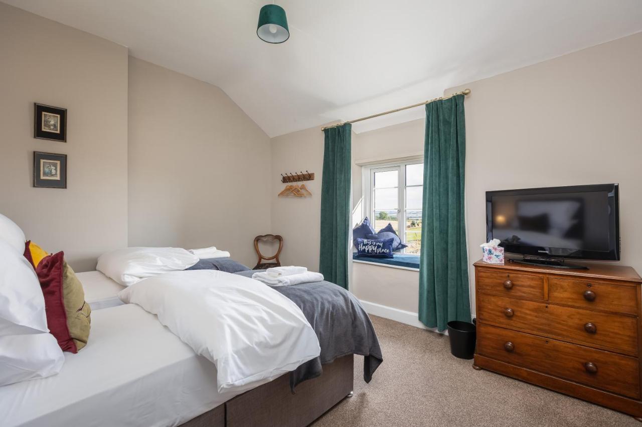 Luxury Farmhouse With Stunning Views And Hot Tub Ebberston Esterno foto