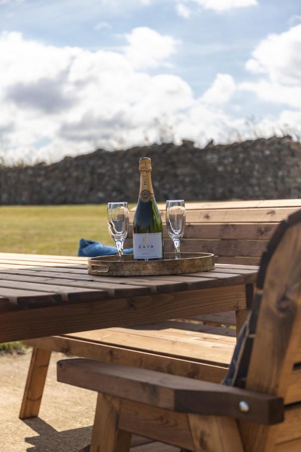 Luxury Farmhouse With Stunning Views And Hot Tub Ebberston Esterno foto