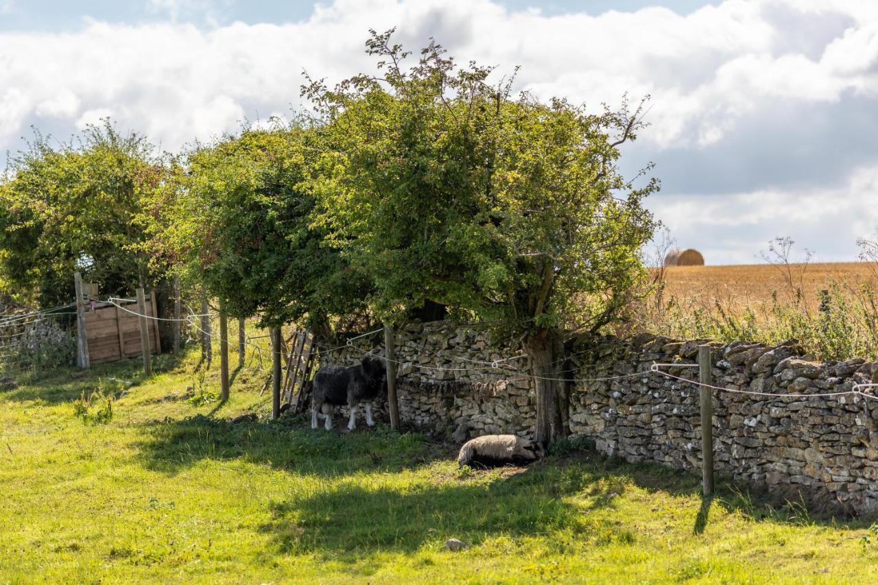 Luxury Farmhouse With Stunning Views And Hot Tub Ebberston Esterno foto